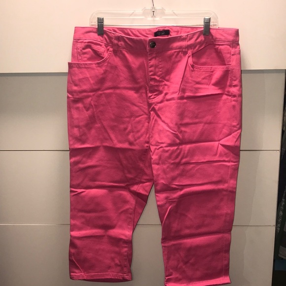 CHAPS Pink Denim Crops - Picture 1 of 2